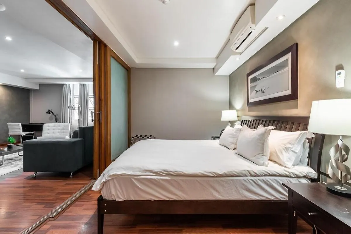 Comfort In The Heart Of Ct With Parking, Aircon Kapstadt