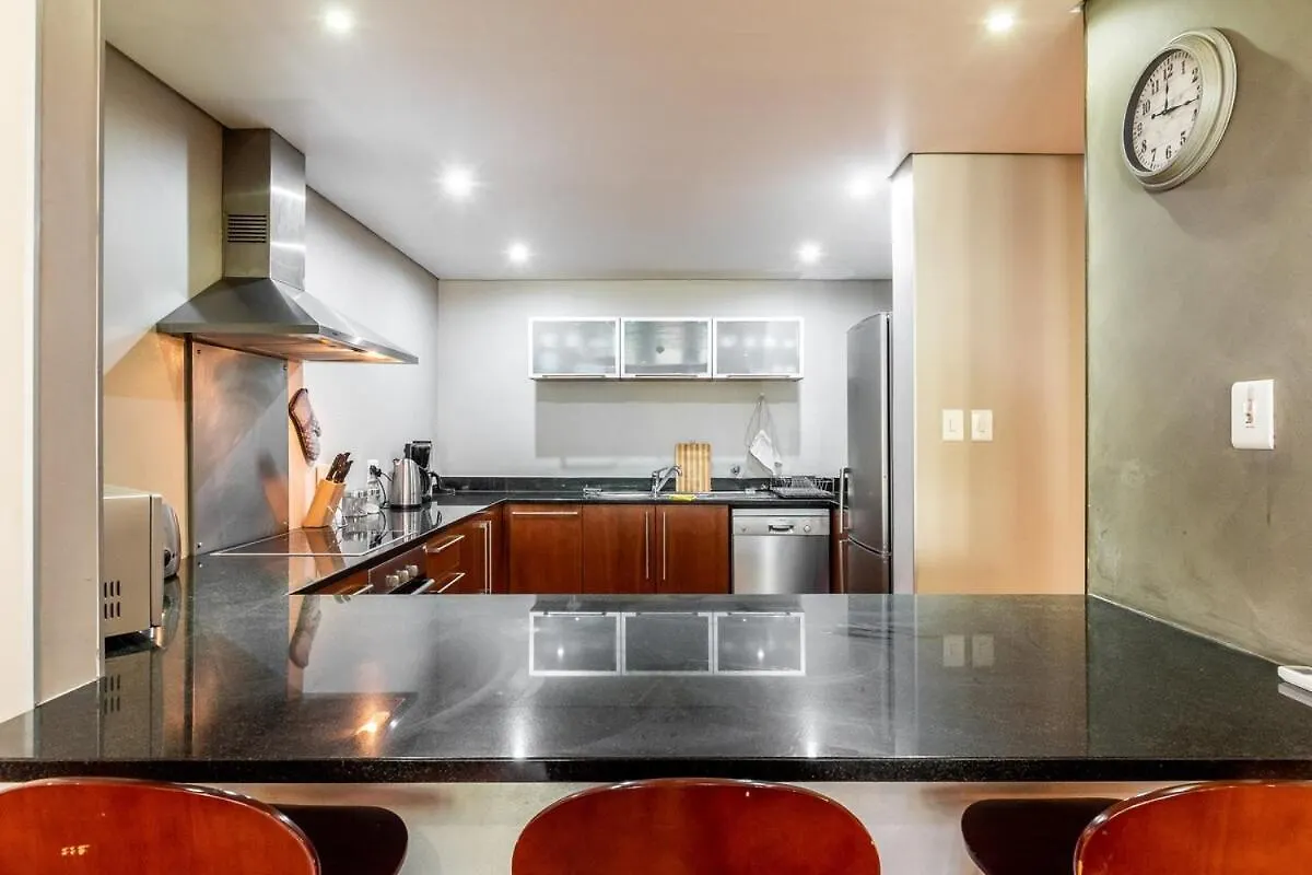 Comfort In The Heart Of Ct With Parking, Aircon Kapstadt Apartment